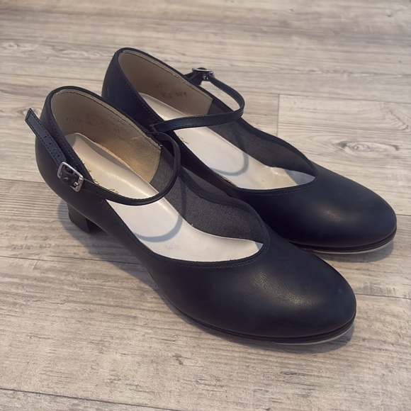 Capezio Theatricals Heeled Tap Shoe - Picture 1 of 5
